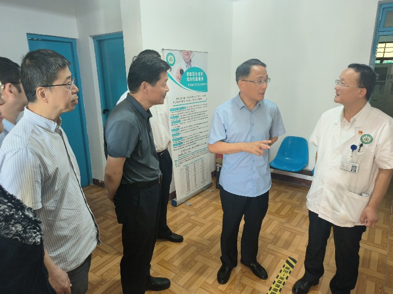 区人大常委会开展《宝山区社区卫生服务强基增能三年行动计划（2023-...