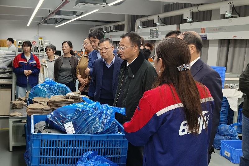 区人大常委会专题调研农村集体经济发展情况